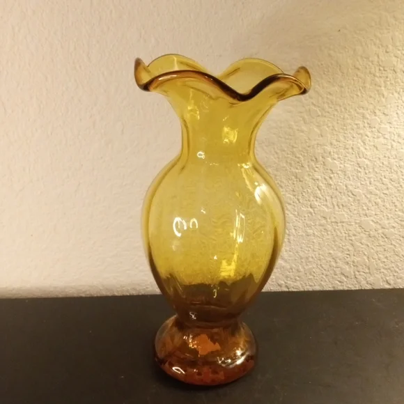 EXQUISITE MCM Crate & Barrel Optic Ruffled Edge Amber Fluted Vase.